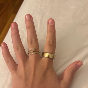 Oura Ring Gen 4 and charger size 9 used